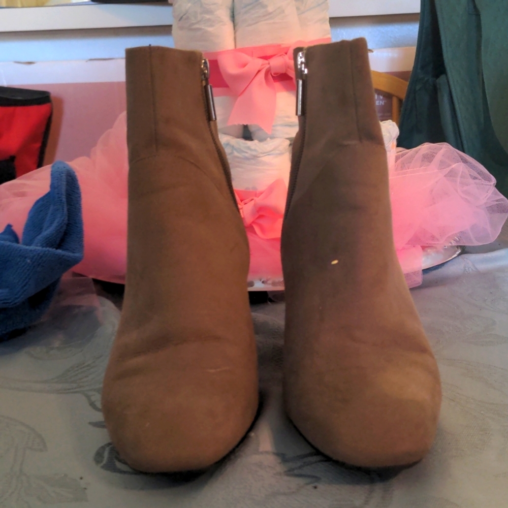 Zara Trafaluc (Size: EU 38/US 7.5) Khaki Ankle Heel Boots